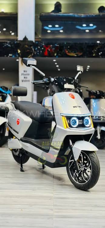 T9 Sports Electric Bike